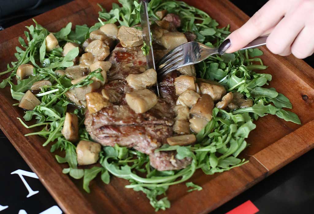 Roma-Nord-Bistro-Steak-and-arugula-salad